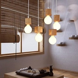 Severský čtvercový držák lampy z masivního dřeva Sedící kapací lampa Světlo