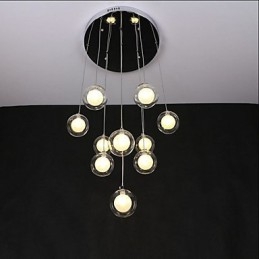 Moderní jednoduché lampy a lucerny