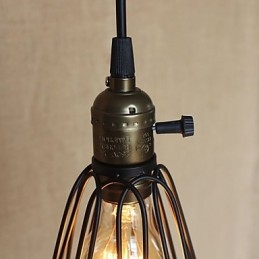 Americký venkovský průmysl smluvně sjednal jednu hlavu kreativního malého železného lustru s varnou deskou
