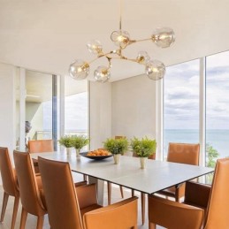 Moderní současný 7 světelný lustr s čirým skleněným stínidlem a lampou