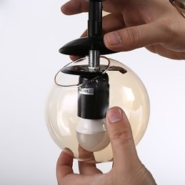 Čtyři světelné sloupky Moderní evropský styl Modo Kovová skleněná závěsná lampa Foyer Dekorativní průmyslová lustrová lampa