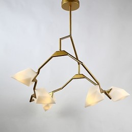 Pět světelných sloupků moderního kovu se skleněným broskvovým lustrem Závěsná lampa zdobí jídelnu