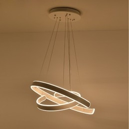 Severní Evropa Jednoduchá lustrová lampa s kreativní atmosférou zdobí svítidlo kantýny