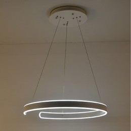 Severní Evropa Jednoduchá lustrová lampa s kreativní atmosférou zdobí svítidlo kantýny