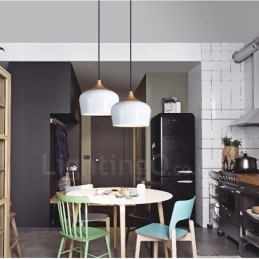 1 Lehká moderní současná závěsná lampa s bílým červeným modrým odstínem