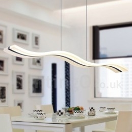Stmívatelné lineární závěsné světlo s dálkovým ovládáním v moderním designu