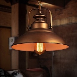 Retro závěsné světlo s kovovým deštníkem ve starém továrním stylu