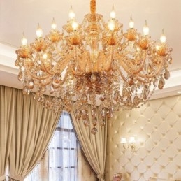 Evropský křišťálový lustr s luxusním přívěskem na koňak