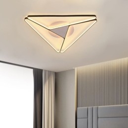 Minimalistické trojúhelníkové stropní svítidlo pro zapuštěnou montáž
