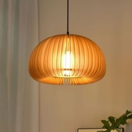 Závěsná lampa z lipového dřeva v retro stylu