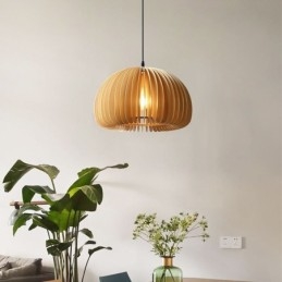 Závěsná lampa z lipového dřeva v retro stylu