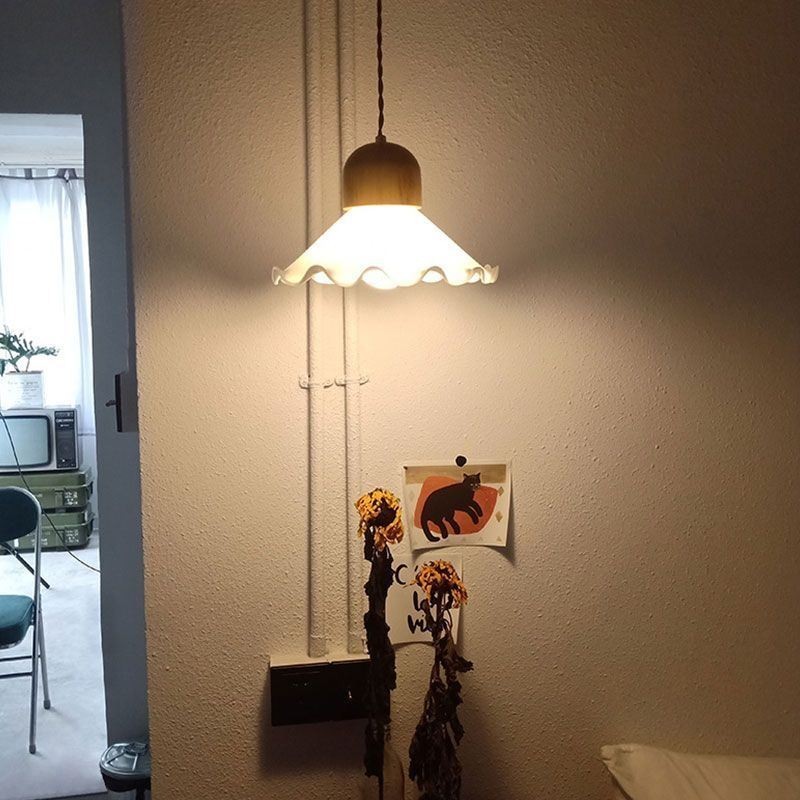 Moderní závěsné svítidlo z krajkového skla s jednou hlavou