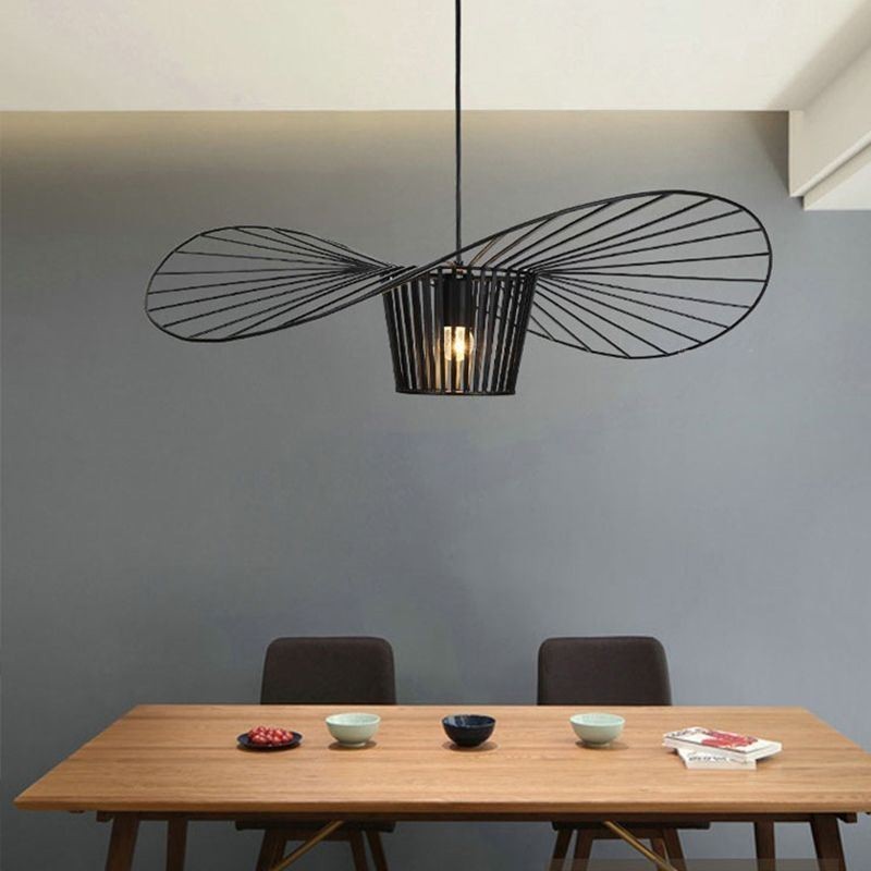 Železná závěsná lampa se slaměným kloboukem 1 světlo
