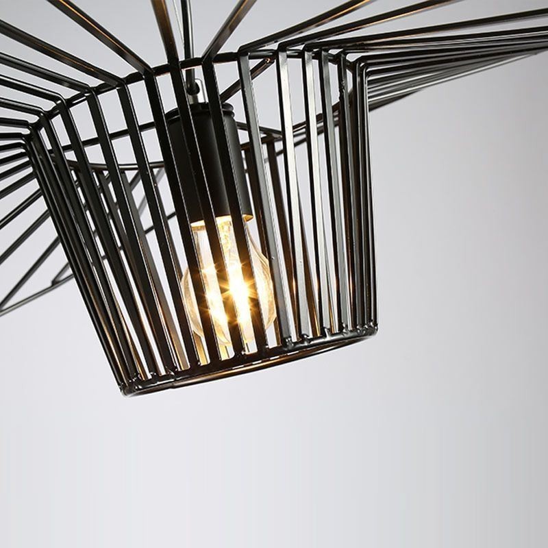Železná závěsná lampa se slaměným kloboukem 1 světlo