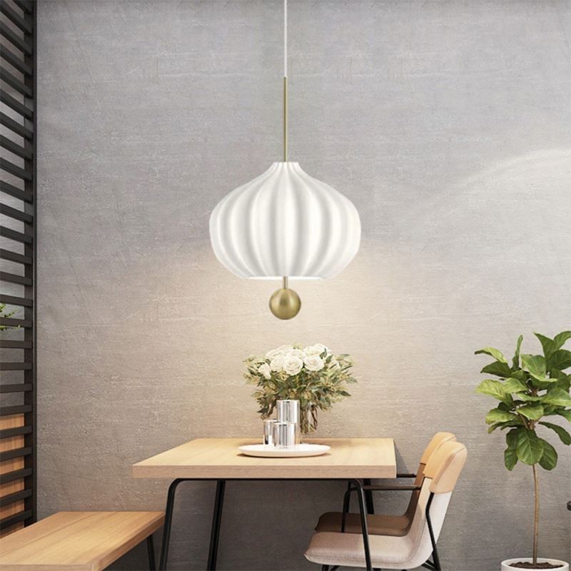 Moderní bílé skleněné závěsné svítidlo ve tvaru koule Minimalistické stropní svítidlo
