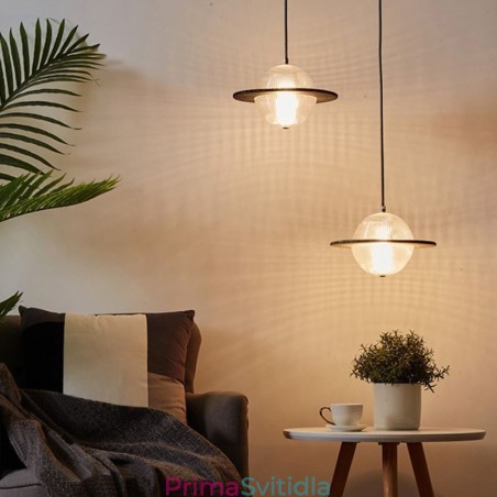Moderní skleněné závěsné svítidlo ve tvaru stropní lampy Moderní skleněné závěsné svítidlo ve tvaru stropní lampy