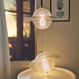 Moderní skleněné závěsné svítidlo ve tvaru stropní lampy