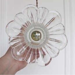 Závěsná lampa ve tvaru květiny z čirého žebrovaného skla s otočným spínačem