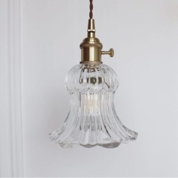 Závěsná lampa ve tvaru květiny z čirého žebrovaného skla s otočným spínačem