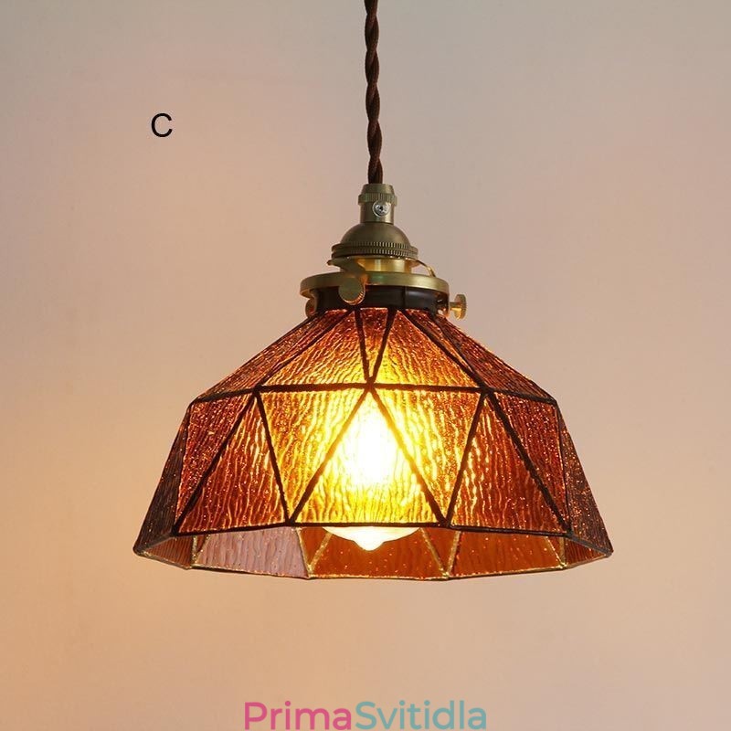 Geometrické závěsné světlo z barevného skla