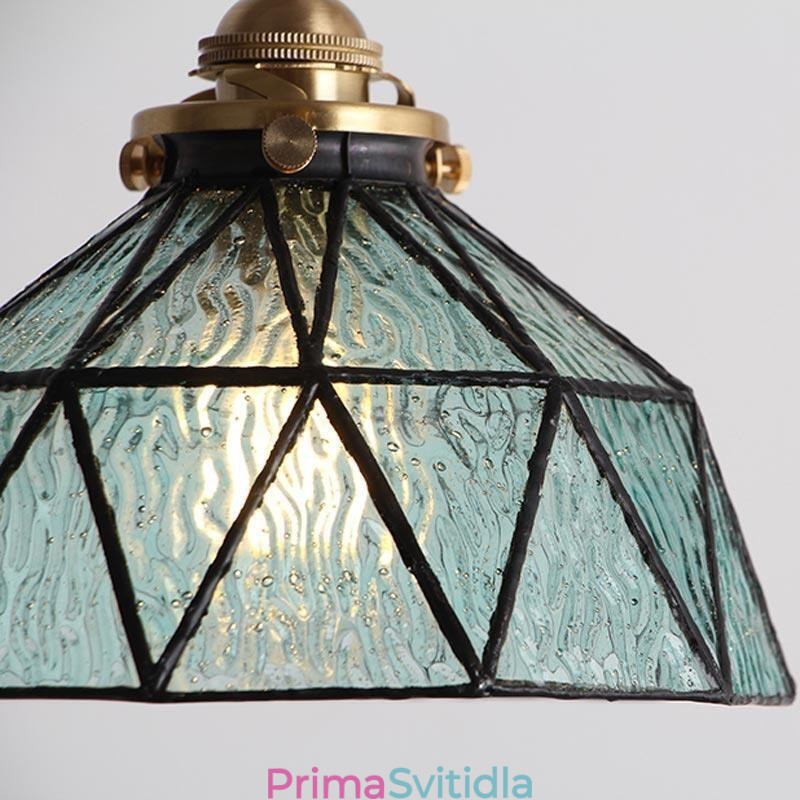 Geometrické závěsné světlo z barevného skla