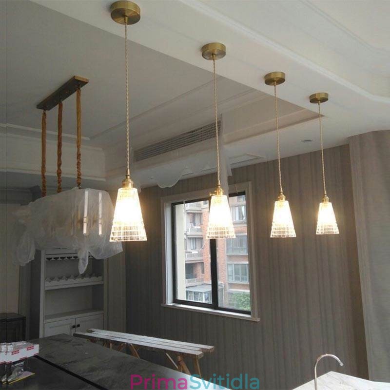 Čtvercová závěsná mosazná lampa z čirého žebrovaného skla s osvětlením s otočným spínačem