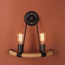 Nástěnná lampa na balkonové schodiště s půlkruhovým konopným lanem