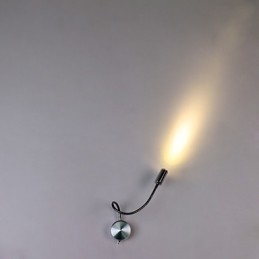 Výkonná nástěnná lampa