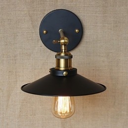 Retro minimalistická vila v industriálním stylu před kostelem Ulička deštník Černé šaty Zdobená stěna
