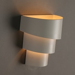 Malá ulita kreslená nástěnná lampa z tepaného železa pochodeň Tvar hlavy postele světla