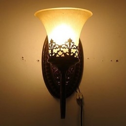 Typ Evropa Obnovení starověkých způsobů tepaného železa Ložnice Skleněná nástěnná lampa Světlo