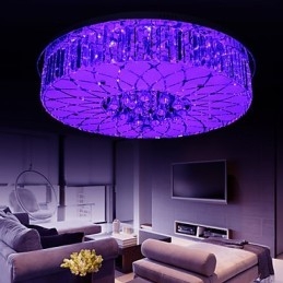 Zapuštěný křišťálový moderní moderní kov