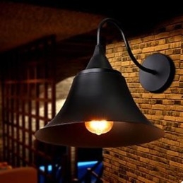 Americká country nástěnná lampa se železnou čepicí Nástěnná lampa z tepaného železa Archaize Znovuobnovení starověkých způsobů