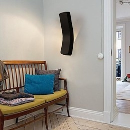 Smluvní a současné kreativní ohýbané kované nástěnné lampy Power Lights