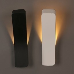 Smluvní a současné kreativní ohýbané kované nástěnné lampy Power Lights