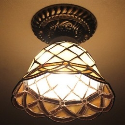 Evropská venkovská výtvarná umění Vitráže absorbují světlo kupolové lampy