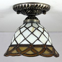 Evropská venkovská výtvarná umění Vitráže absorbují světlo kupolové lampy