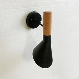 Moderní jednoduchá nástěnná lampa do obývacího pokoje z tepaného železa imitace dřeva