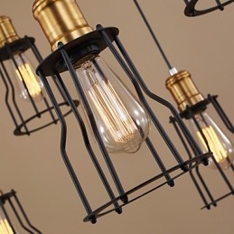 Venkovští designéři malují kovový lustr