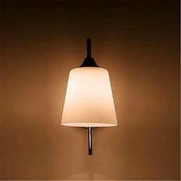 Moderní minimalistická skleněná nástěnná lampa do hotelového pokoje