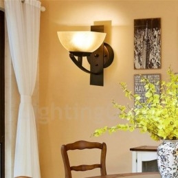 Jednoduché tradiční klasické vnitřní nástěnné svícny