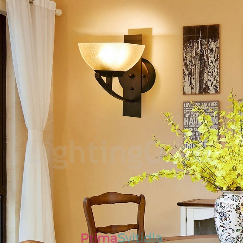 Jednoduché tradiční klasické vnitřní nástěnné svícny