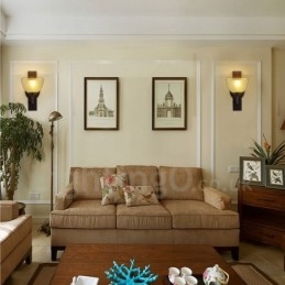 Jednoduché tradiční klasické vnitřní nástěnné svícny