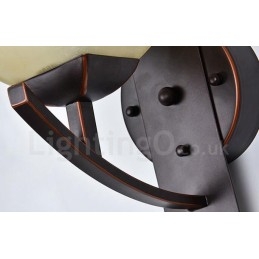 Jednoduché tradiční klasické vnitřní nástěnné svícny