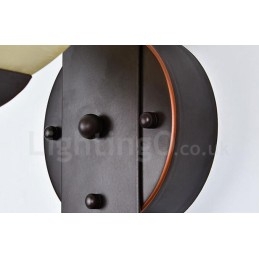 Jednoduché tradiční klasické vnitřní nástěnné svícny