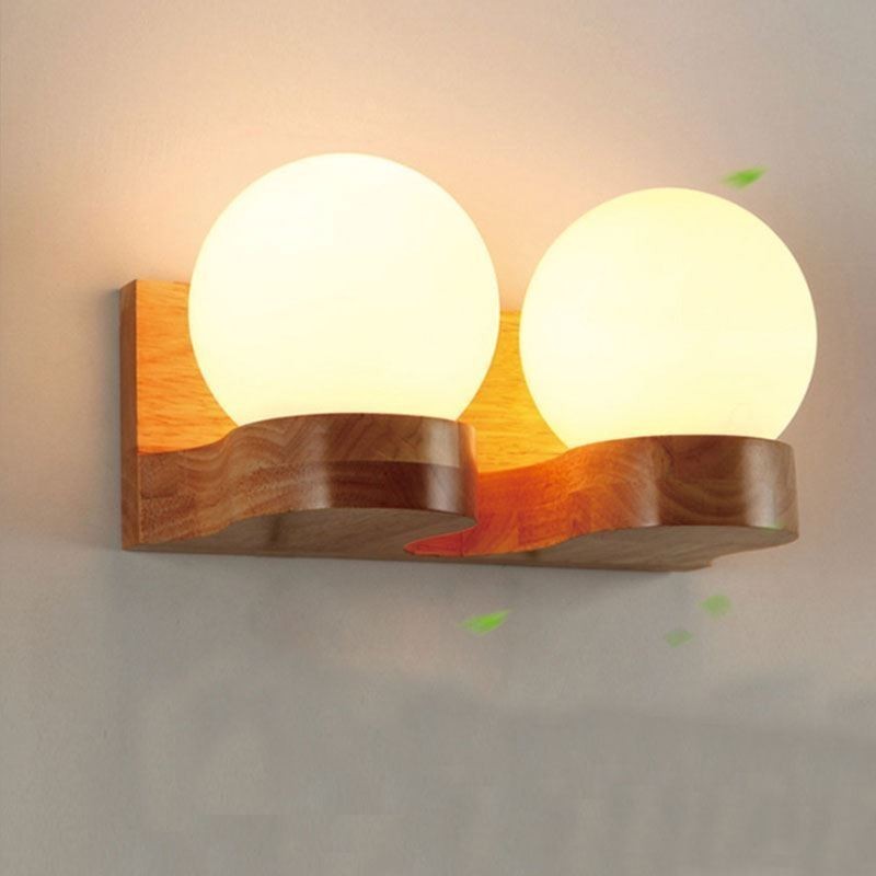 Severské nástěnné svítidlo z masivního dřeva Cozy Ball Shape Sconce Light