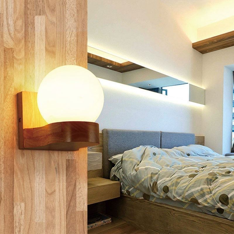 Severské nástěnné svítidlo z masivního dřeva Cozy Ball Shape Sconce Light