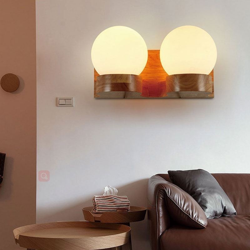 Severské nástěnné svítidlo z masivního dřeva Cozy Ball Shape Sconce Light