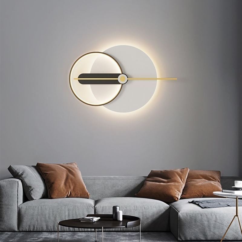 Nástěnné svítidlo z tepaného železa nástěnné svítidlo