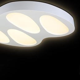 Zapuštěná montáž bez polárního světla s moderním dálkovým ovládáním